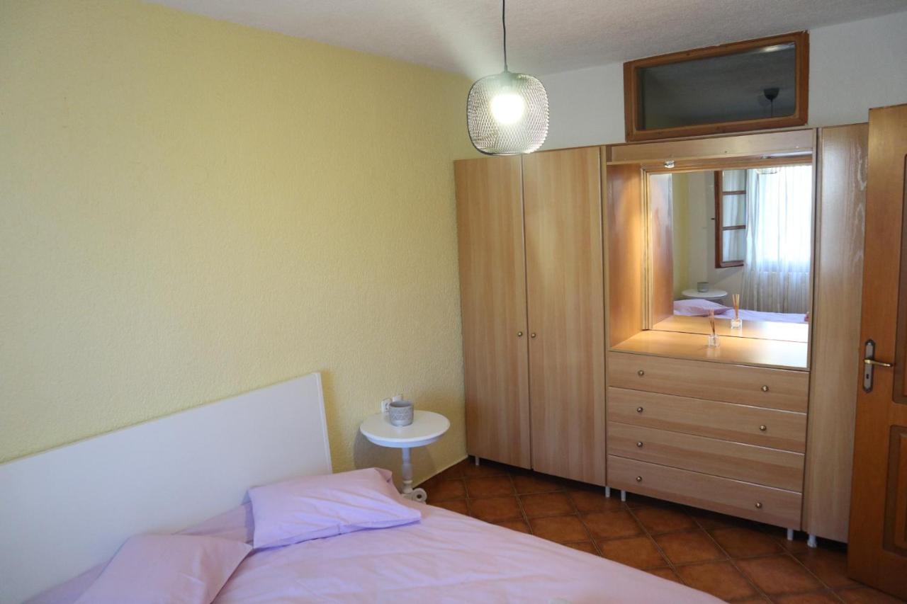 Apartment Dimos *