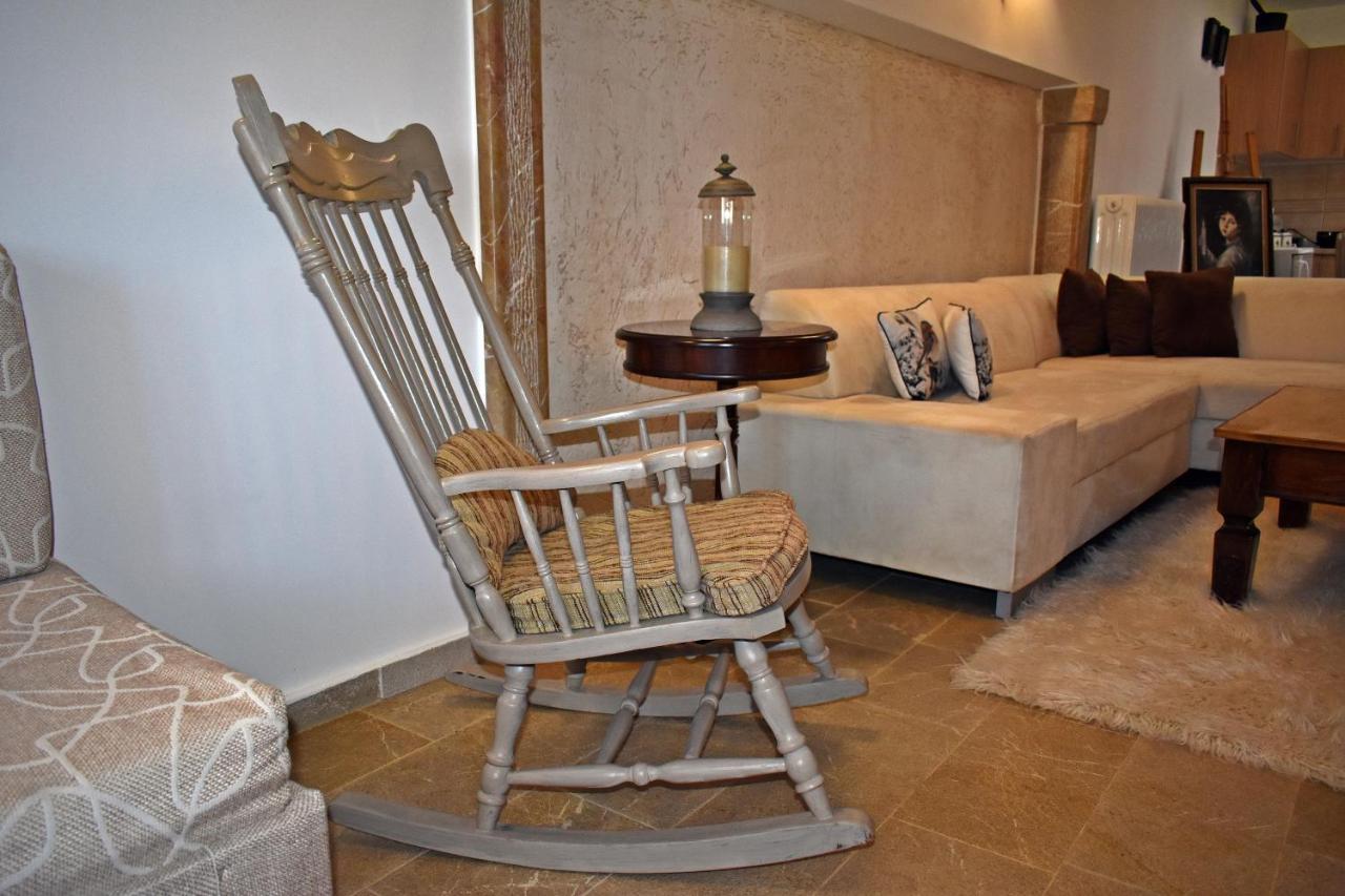 Dimos Apartment
